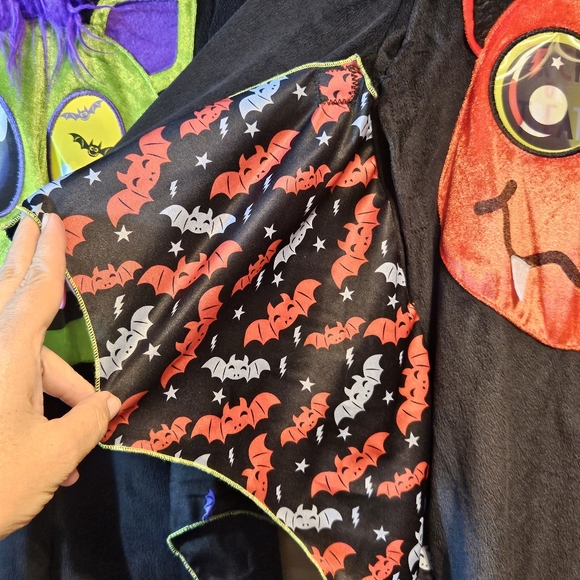 AS NEW 2nd of 2 matching 2-3 yrs Halloween onesie costume, red, holographic eyes - Picture 3 of 14